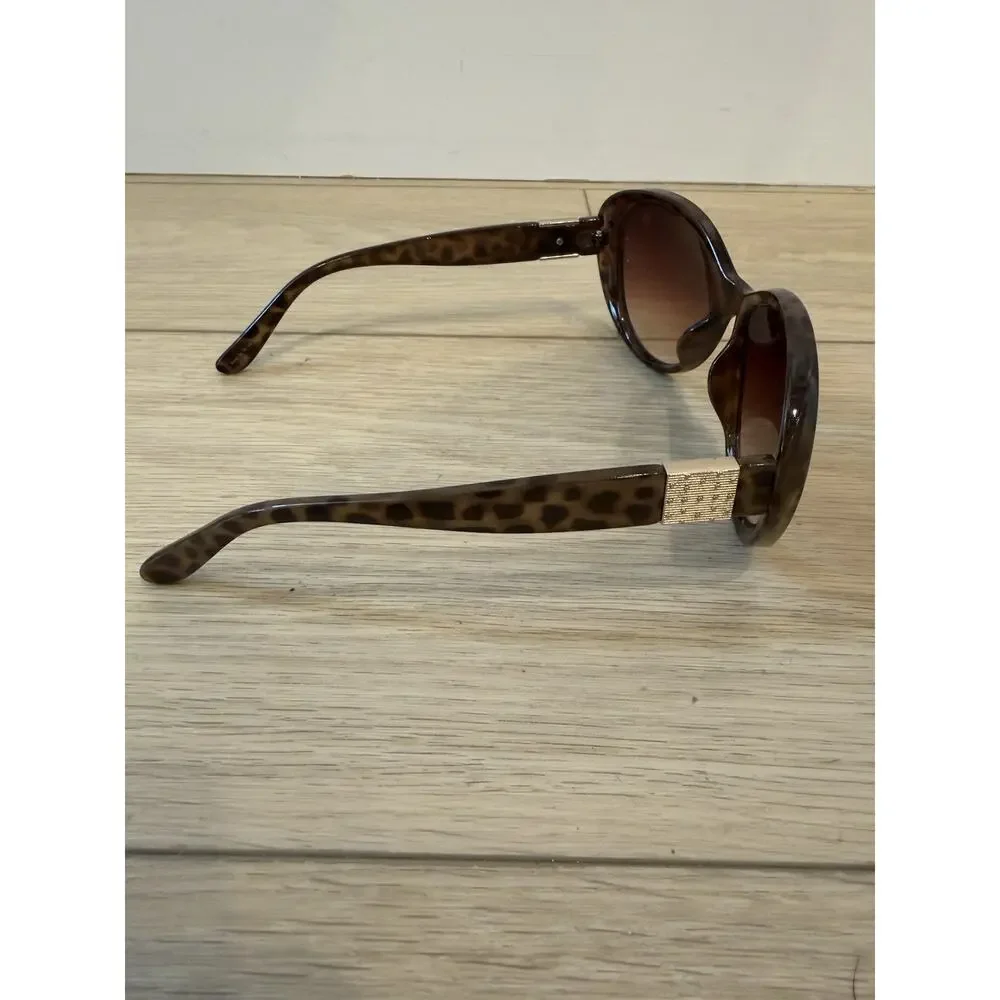 Nicole Miller product pair
